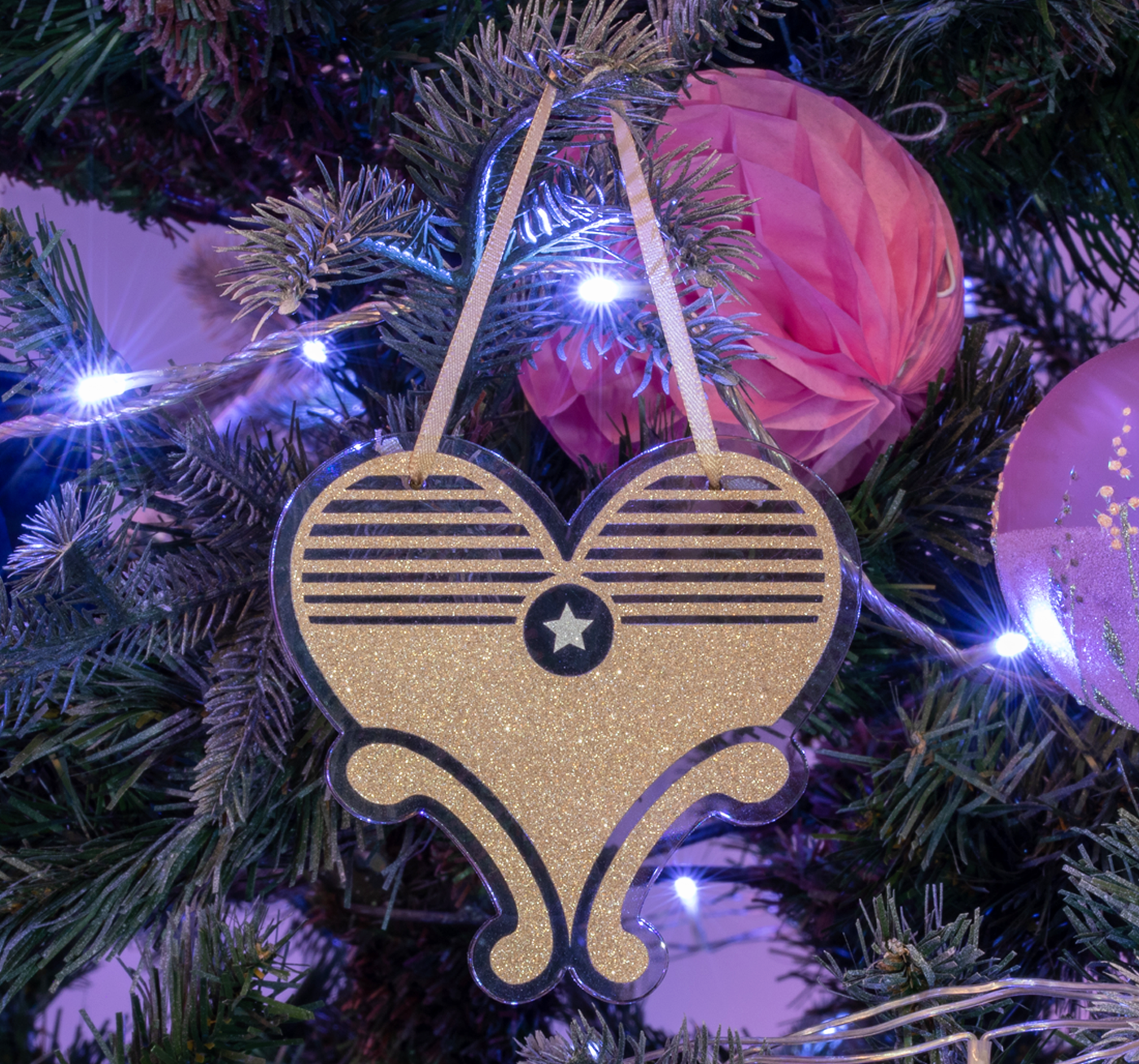 Ringmaster Christmas Heart